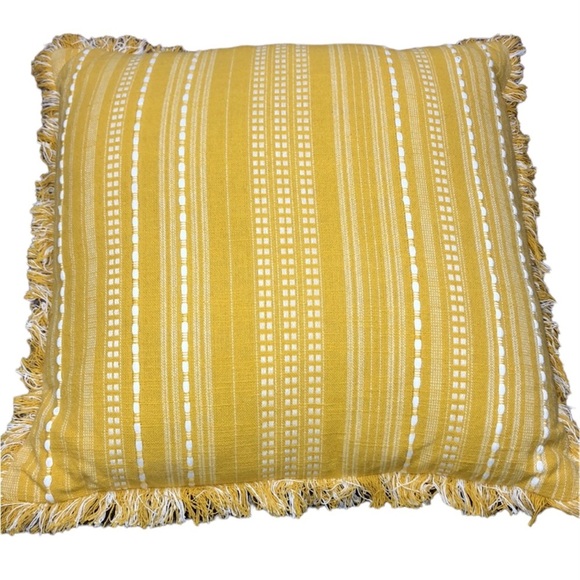 Large throw pillow - Picture 2 of 3